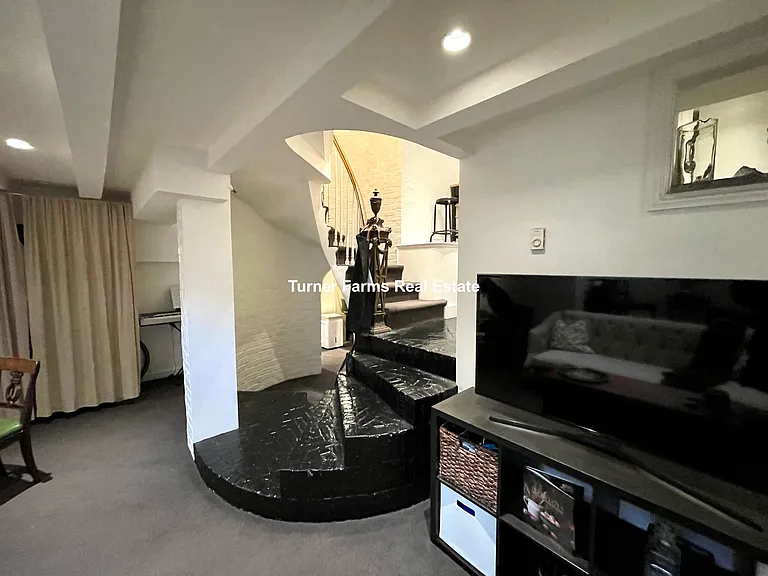 113 Beacon St #B — Photo 26