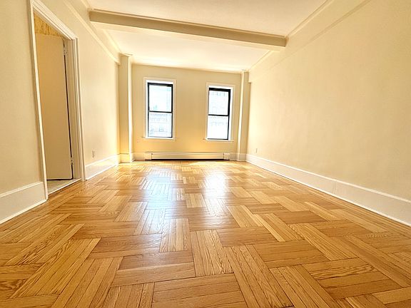 4th image of 147 W 79th St #6A