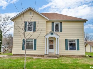 617 S 5th St, Maquoketa, IA 52060
