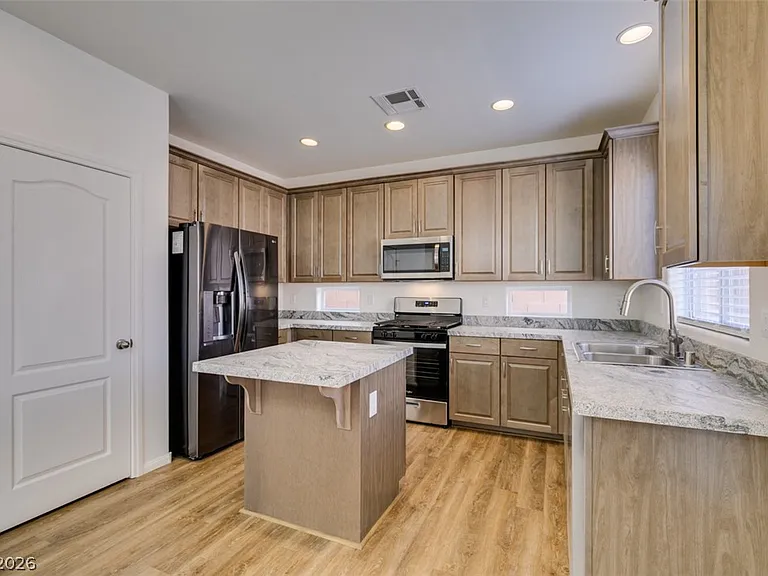 685 Taliput Palm Pl — Photo 24