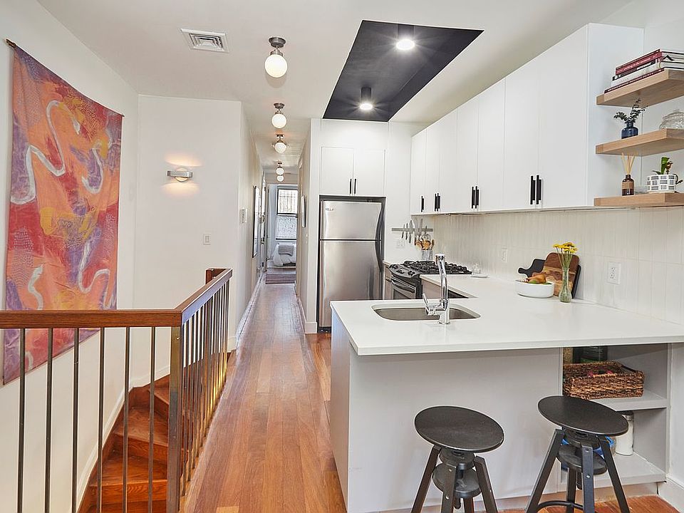1st image of 830 Halsey St APT 1L