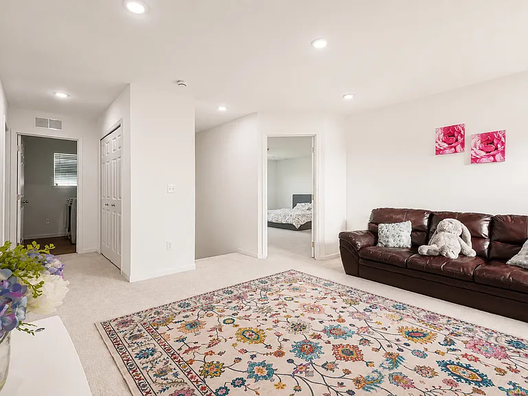 51172 Quaker Ln — Photo 43