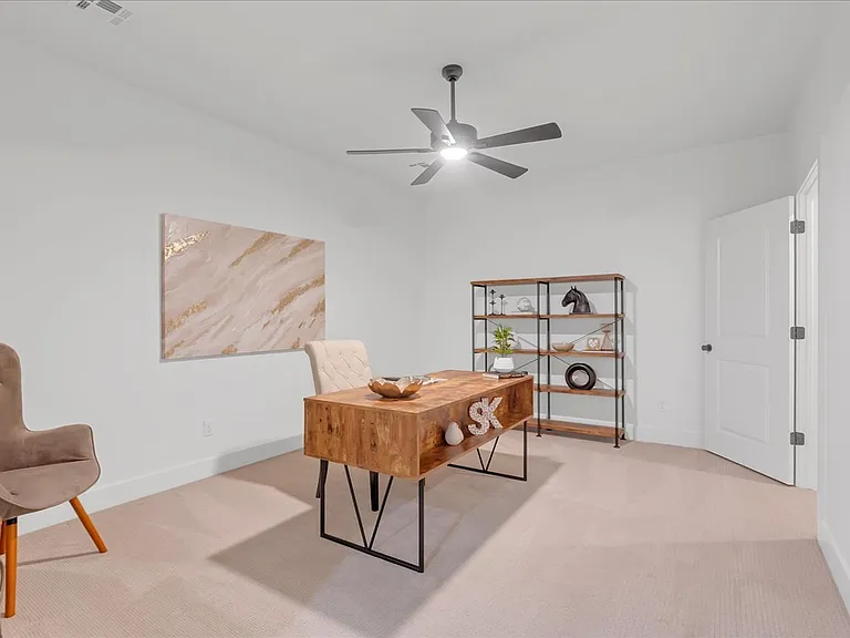 1049 E 8th St — Photo 30
