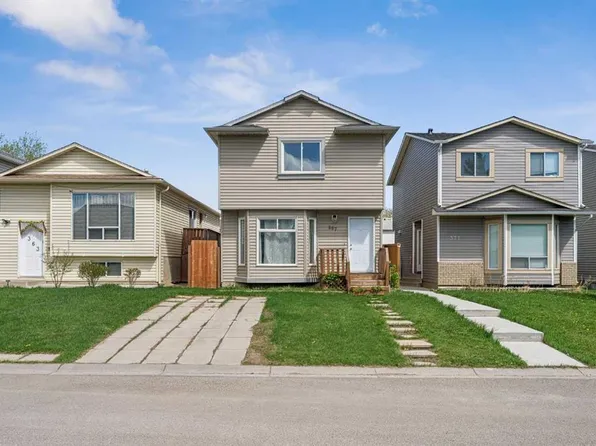 367 W Martinbrook Pl NE, Calgary, AB T3J 3E3