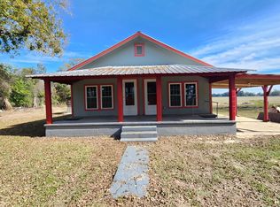 7009 Bateau Pond Rd, Grand Ridge, FL 32442