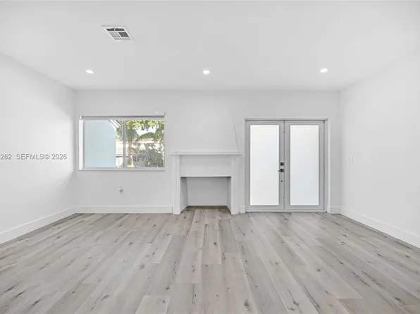 876 NE 81st St, Miami, FL 33138