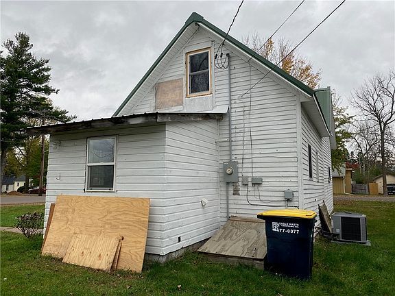 4th image of 15971 Fourth Street