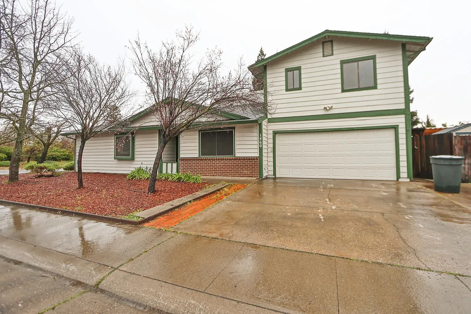 1460 Hickory St photo 1
