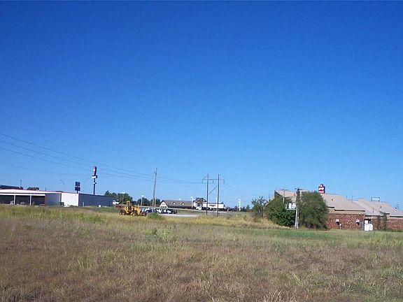 4th image of 2215 Weedn Blvd