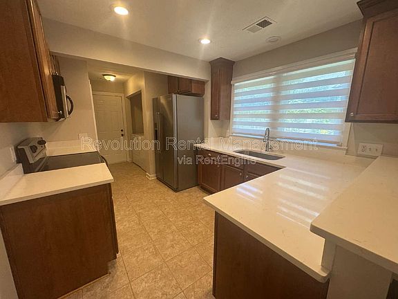 5th image of 380 Chattahoochee St