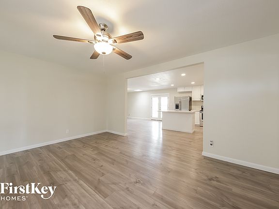 3rd image of 2502 W Corrine Dr