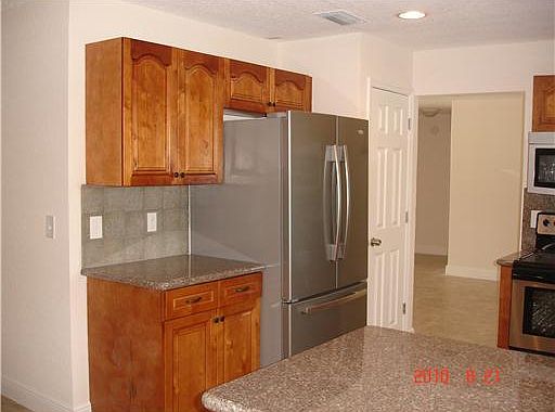 3rd image of 401 SE Essex Drive
