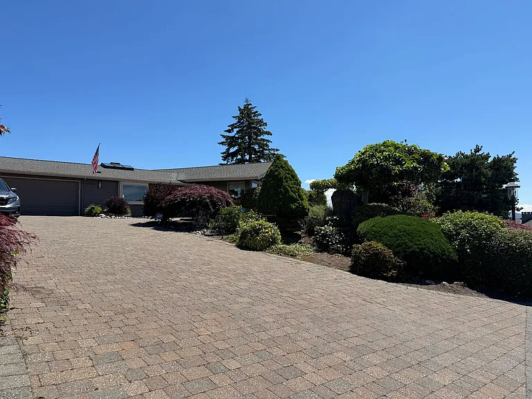 9600 Hilltop Rd — Photo 2