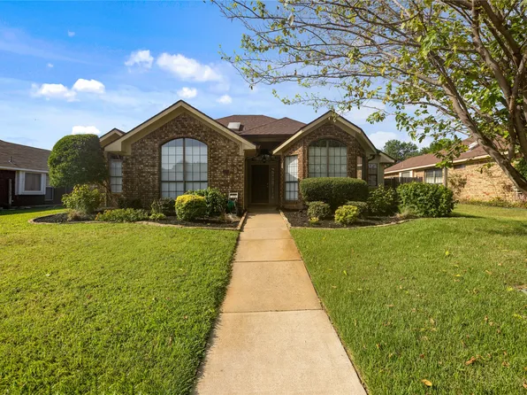 1318 Blue Jay Dr, Lewisville, TX 75077