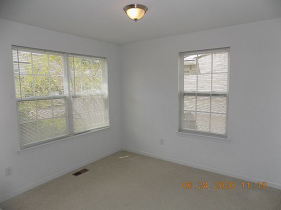 4th image of 42769 Greystone Dr