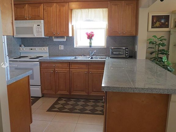 4th image of 2324 S Cypress Bend Dr APT 316