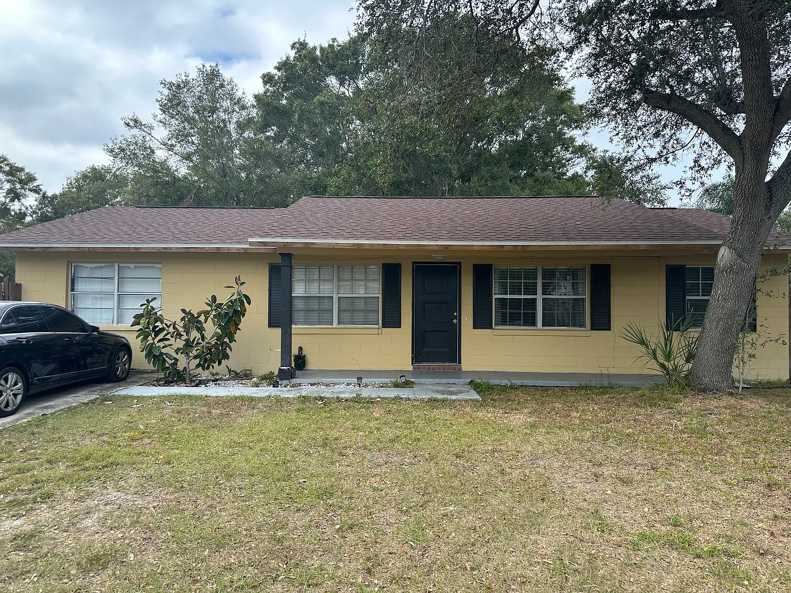 3 bed, 1.5 bath, 1352 sqft, $2,200 — Photo 2