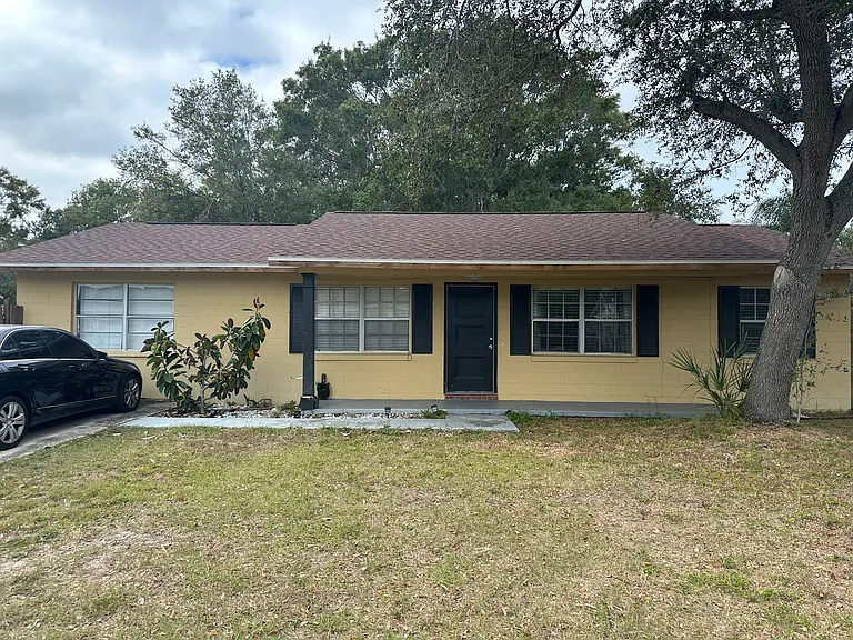 913 Maydell Ct — Photo 2