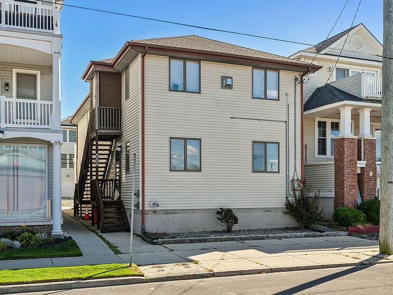 1145 West Ave — Photo 15