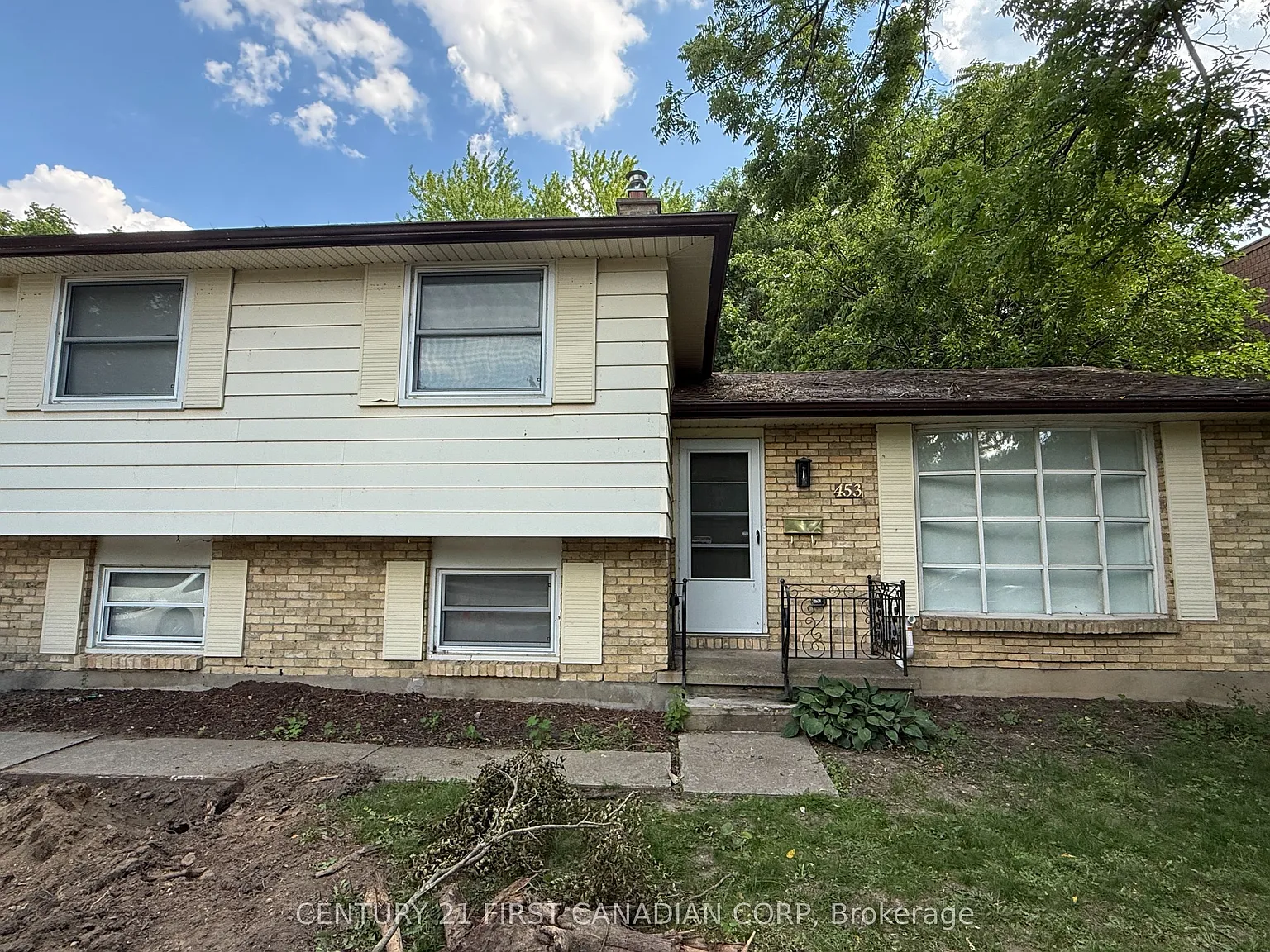 3 bed, $2,100 — Photo 1