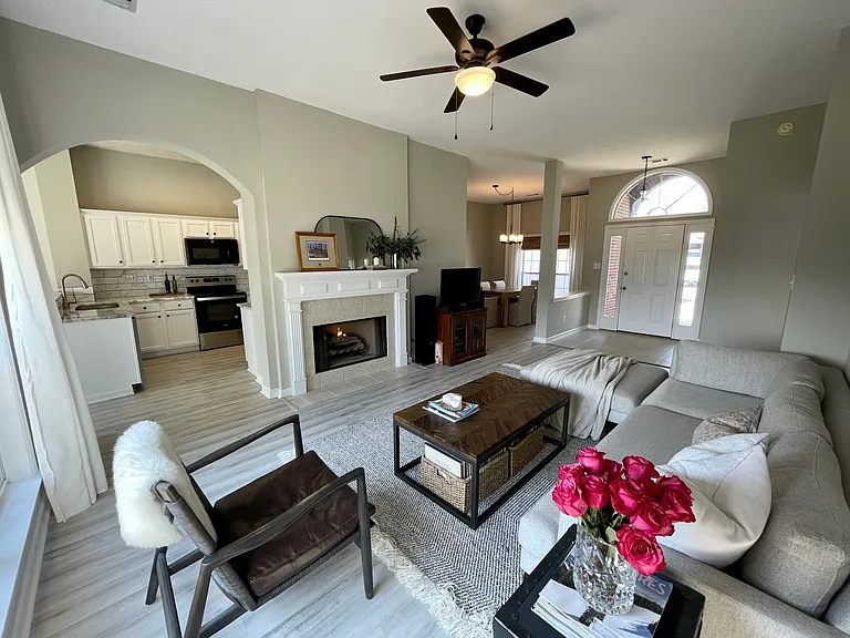 2495 Chancellor Ridge Rd — Photo 4