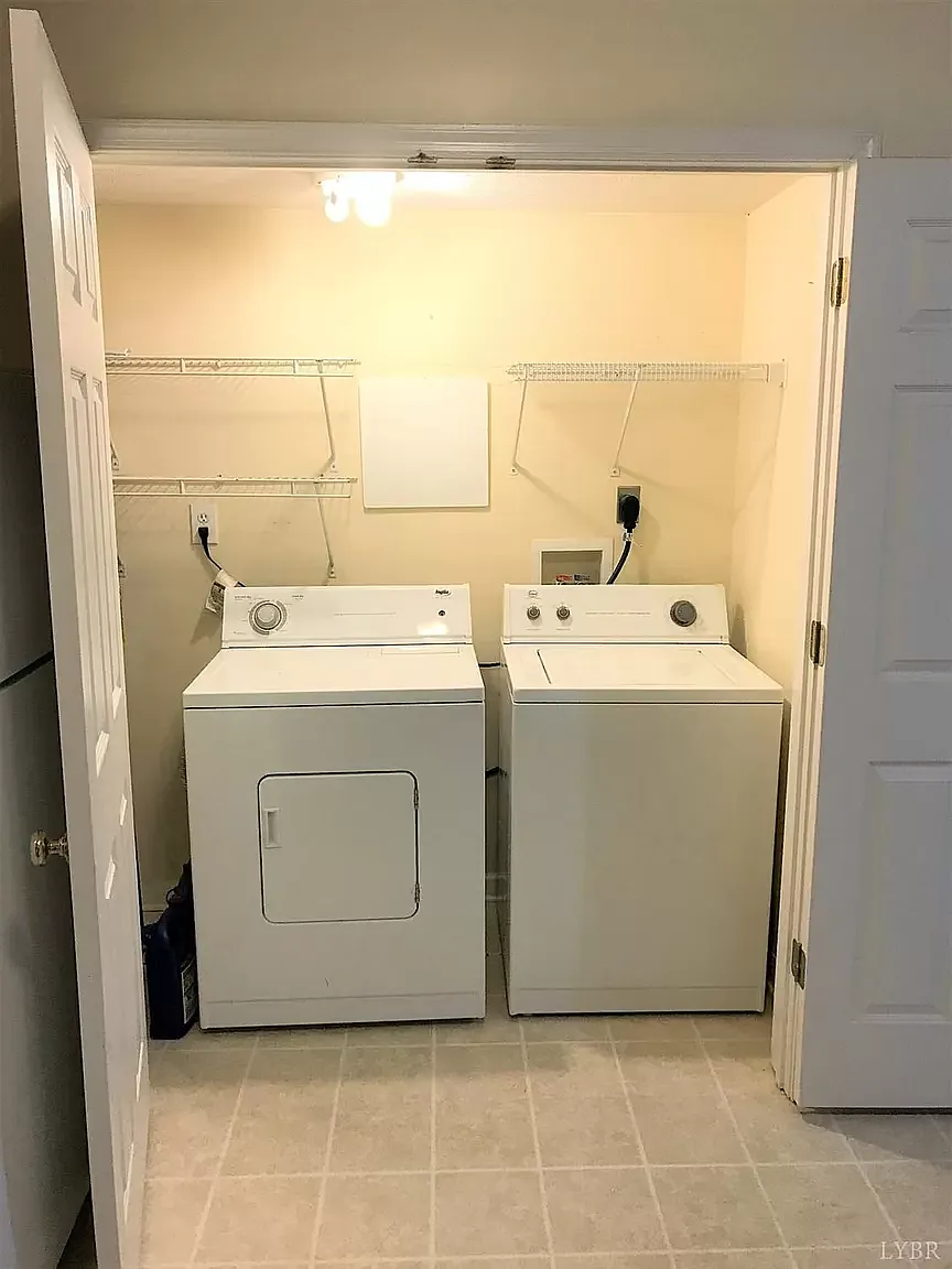 2 bed, 1.5 bath, 1040 sqft, $1,025 — Photo 4