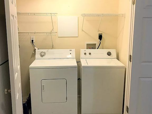4th image of 137 Primrose Ln APT B