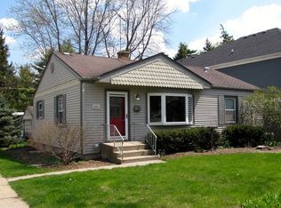 5221 Fairmount Ave, Downers Grove, IL 60515