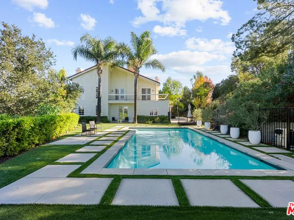 22241 Alizondo Dr, Woodland Hills, CA 91364