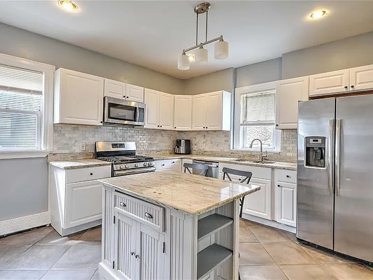 16 Duncan Ave #1 — Photo 1