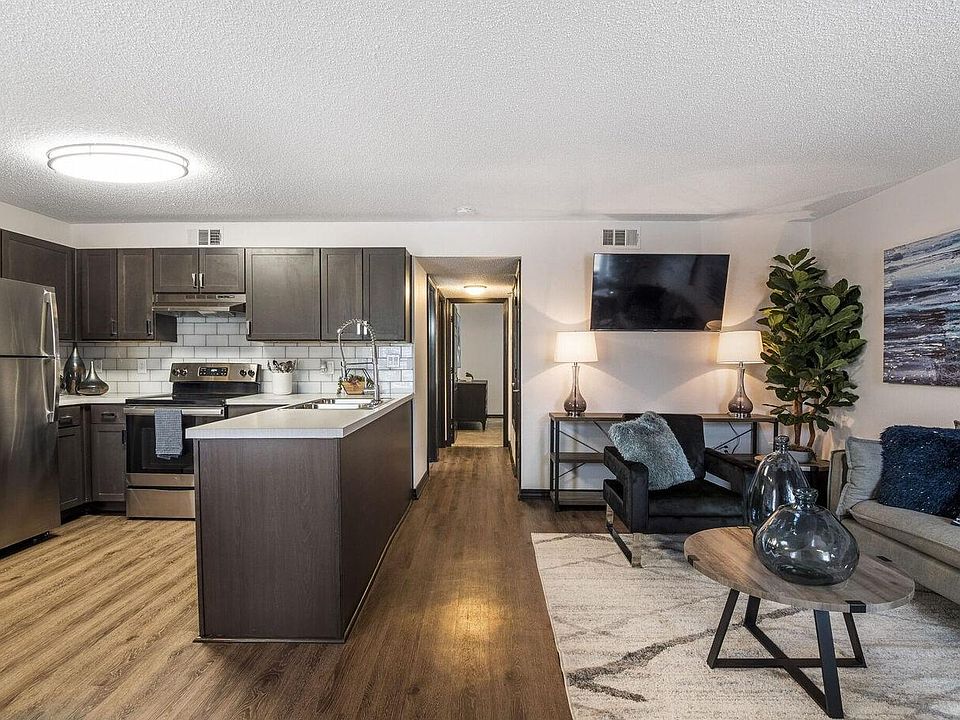 1st image of 2414 Creekside Ct #2414
