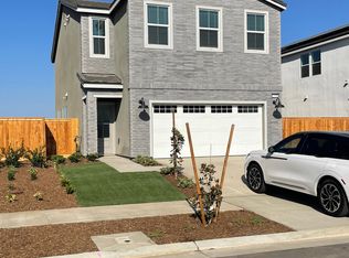 2336 N Osmun Ave, Clovis, CA 93619