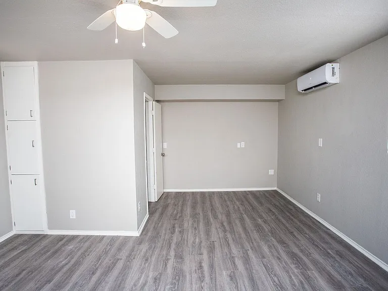 4629 Elgin Ave — Photo 11