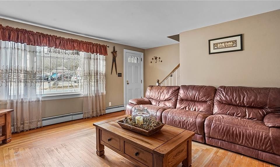 541 Wallum Lake Rd Pascoag, RI, 02859 Apartments for Rent Zillow