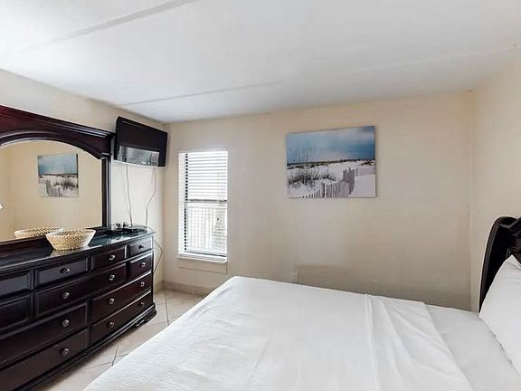 5th image of 400 Padre Blvd #1204