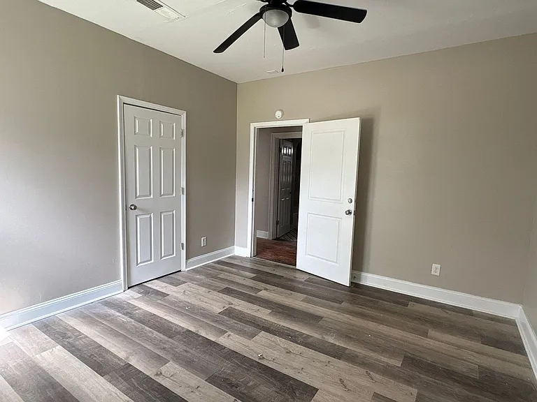 919 Barbara Dr — Photo 14
