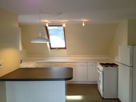 4th image of 62 Rackleff St #3