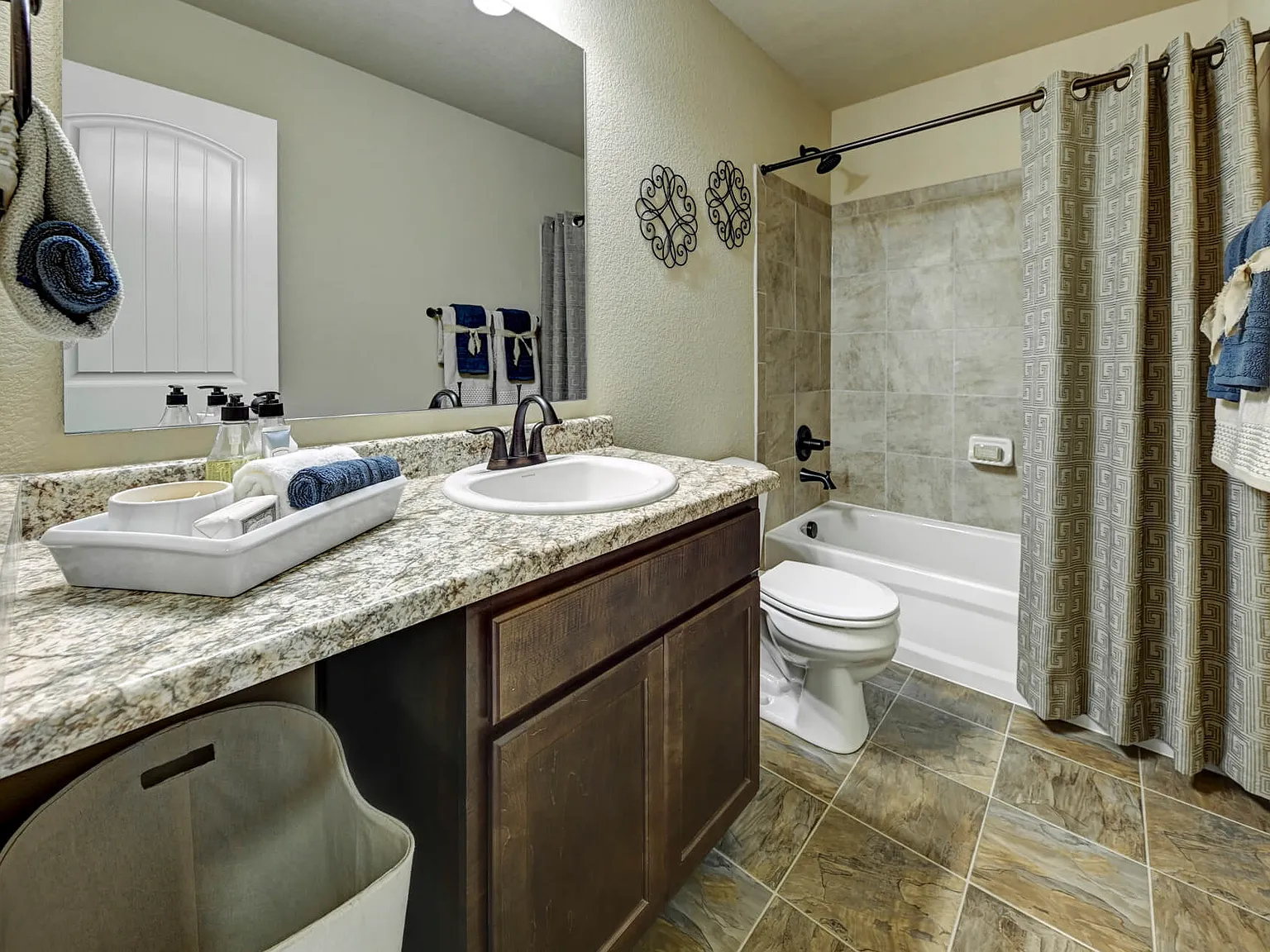3 bed, 1700 sqft, $2,250 — Photo 3