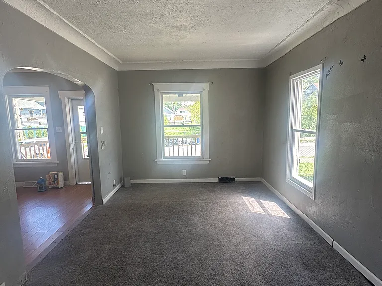 638 Berry St — Photo 3