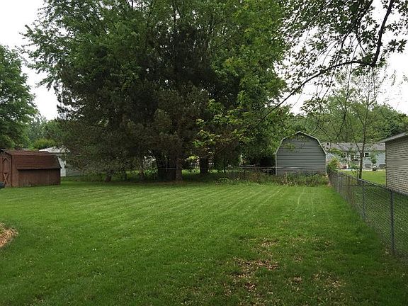 3rd image of 7381 Ponderosa Dr