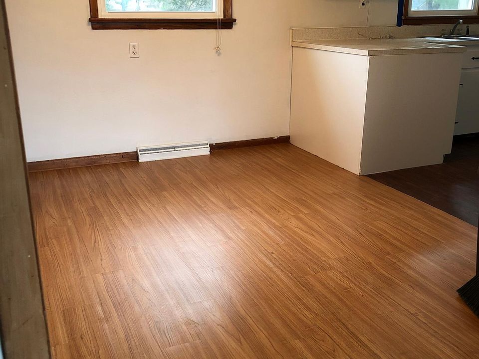 2nd image of 303 10th St