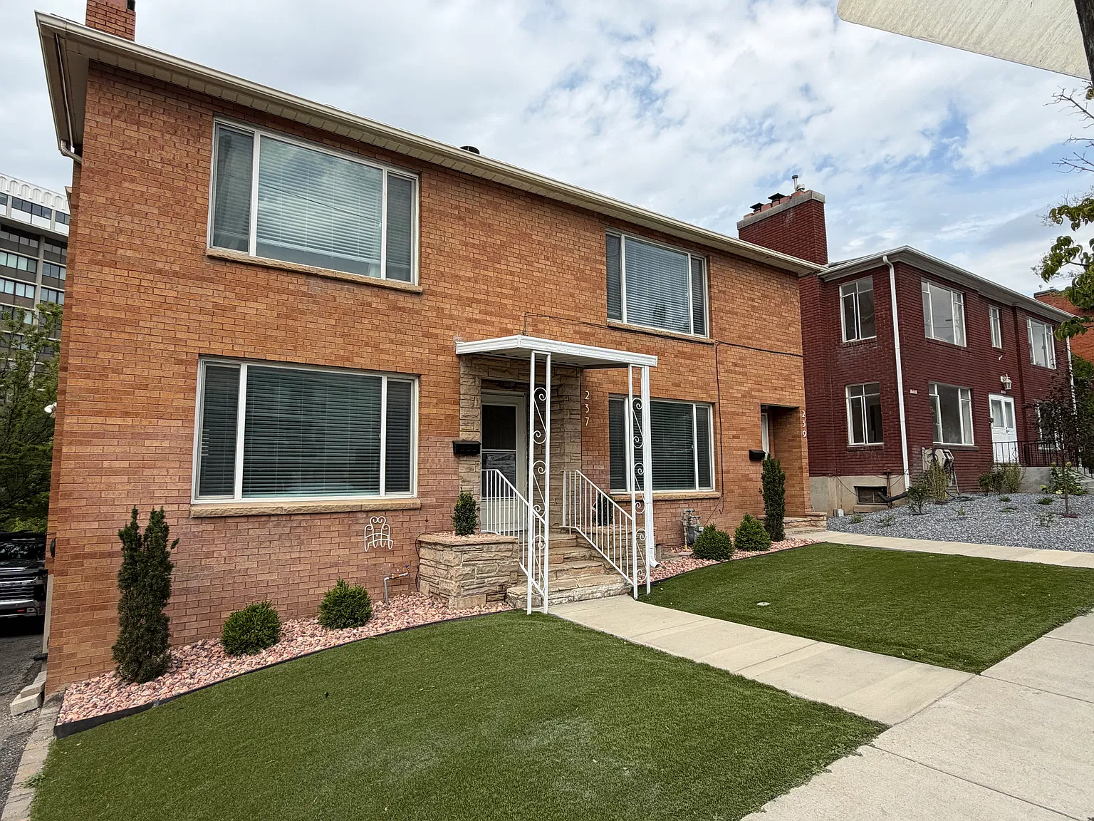 237 N Center St — Photo 3