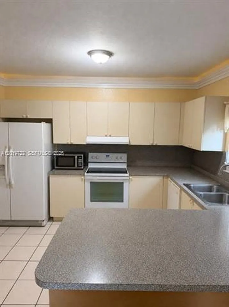 Building Photo - 14803 SW 9th Ln