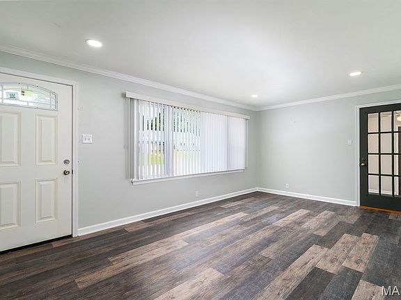4th image of 10212 Surf Dr