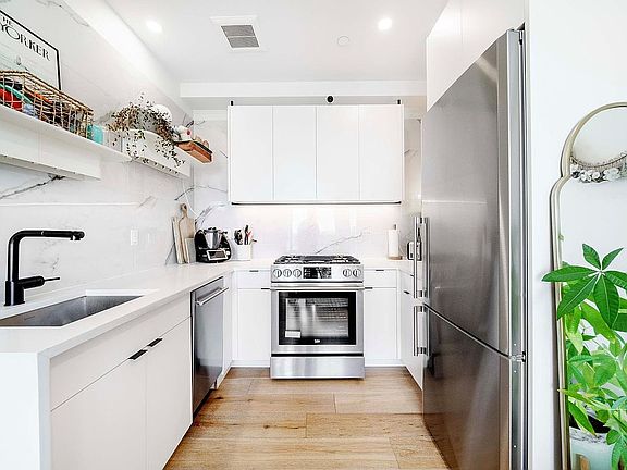 2nd image of 707 Willoughby Ave #7A