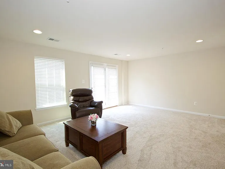 1050 Wisdom Ct — Photo 15