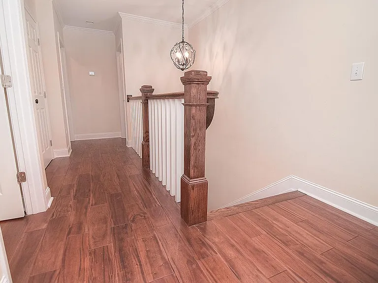 301 W Kingston Ave — Photo 25
