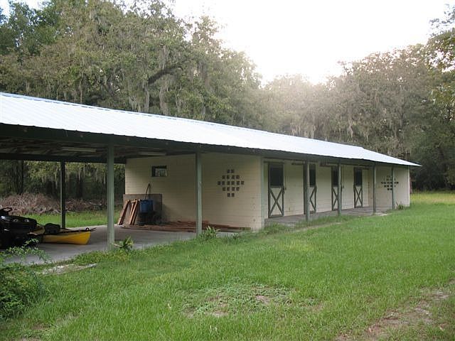 5 stall horse barn