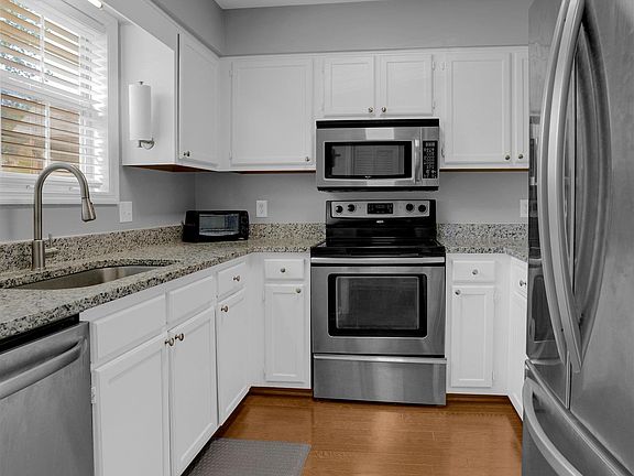 5th image of 12 Shuler Cir