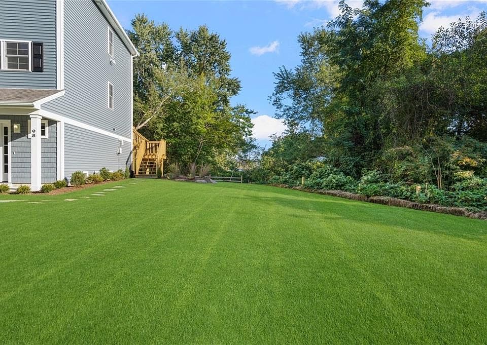 98 Pequot Ave, Warwick, RI 02889 Zillow
